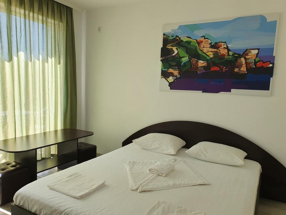 Double Room with Balcony and Partial Sea View,1015133203:JPEG