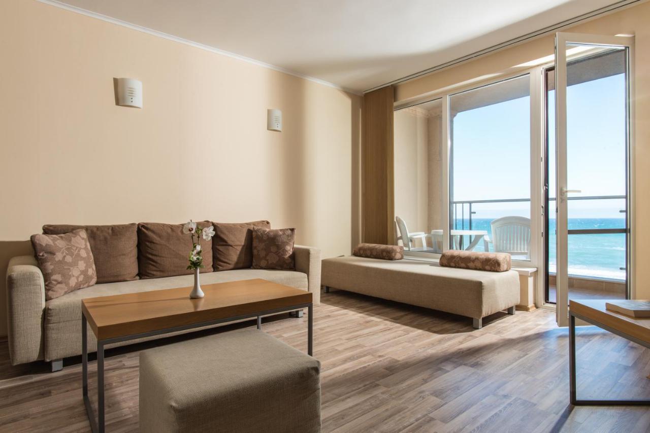 One-Bedroom Apartment Sea View,944708374:JPEG