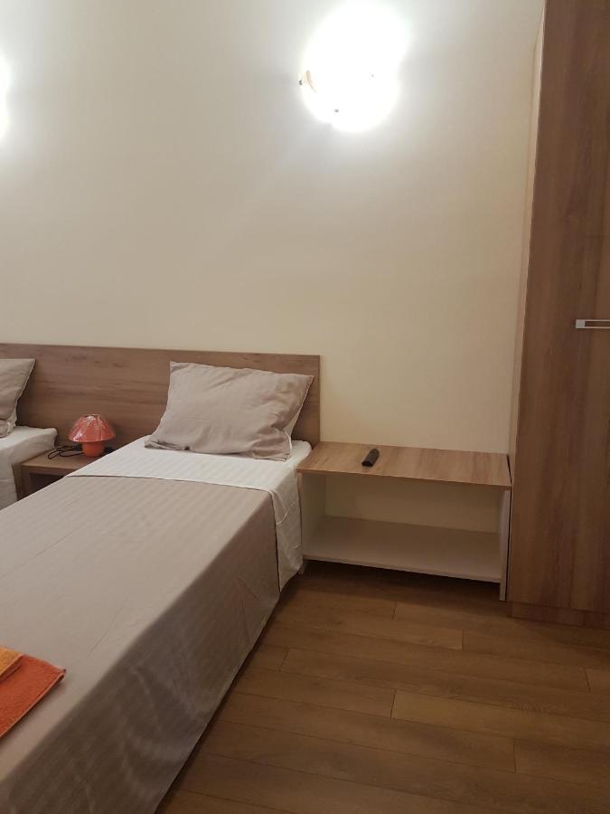 Duży pokój z 2 łóżkami pojedynczymi