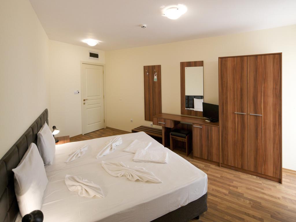 Family Room - Sea View,116379884:JPEG