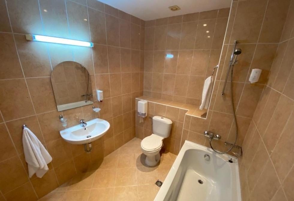 Apartment with Balcony,1397097692:JPEG