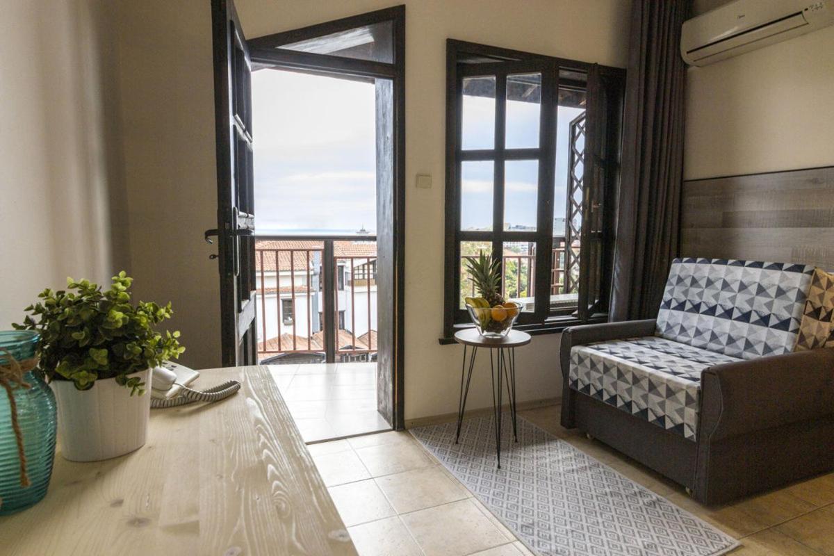 Double or Twin Room with Sea View