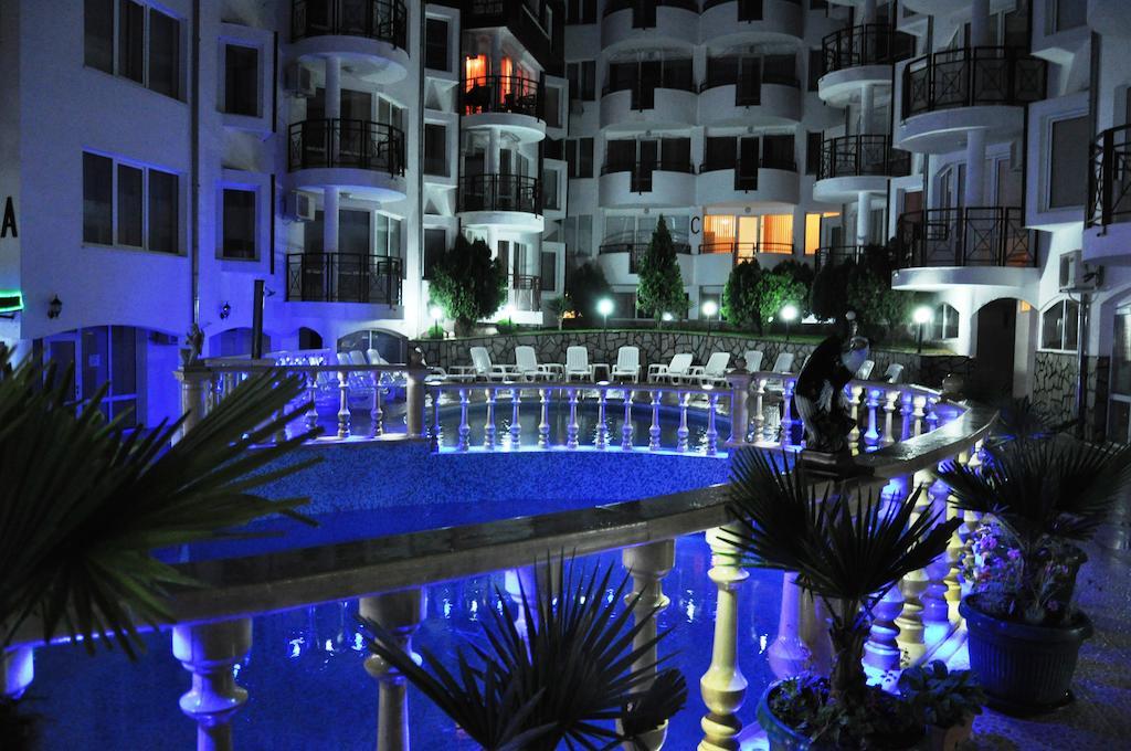 One-Bedroom Apartment with Balcony