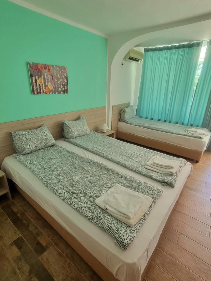 Dreibettzimmer mit Balkon