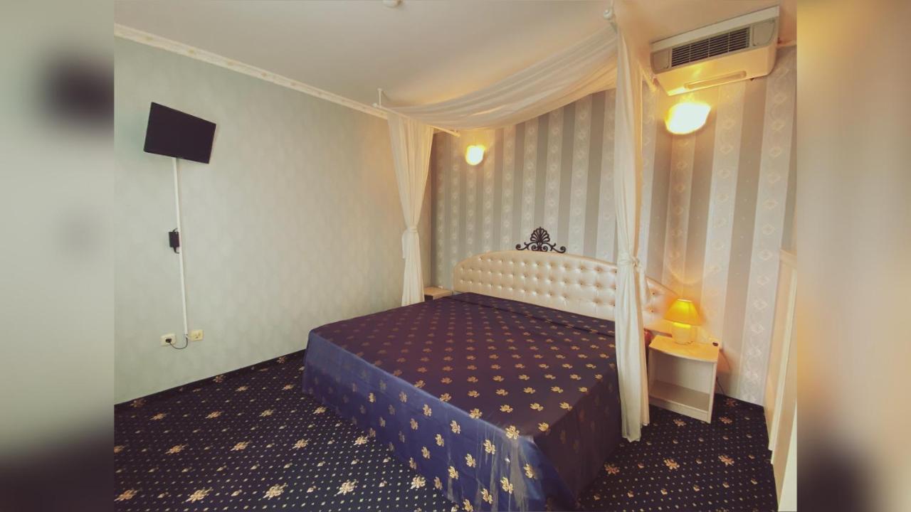 One-Bedroom Suite,1361848844:JPEG