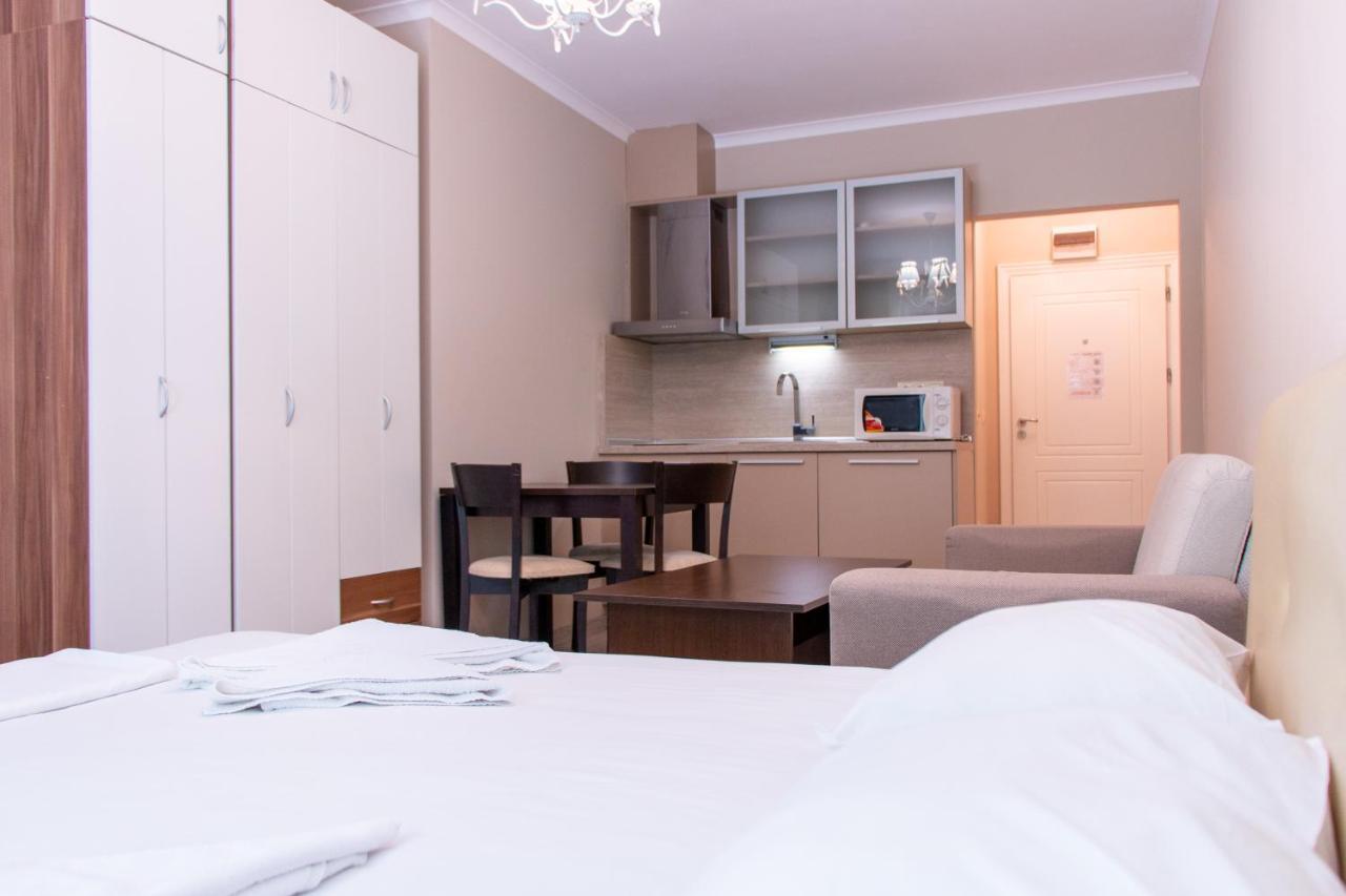 Studio with Balcony (2 Adults),1416394893:JPEG