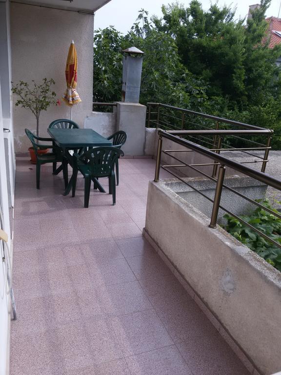 Apartament z 2 sypialniami i widokiem na ogród