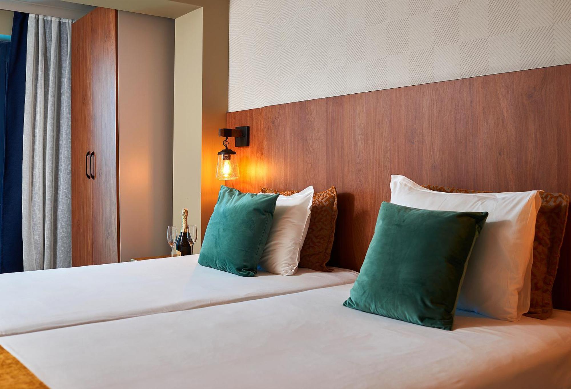 Economy Twin Room without Balcony