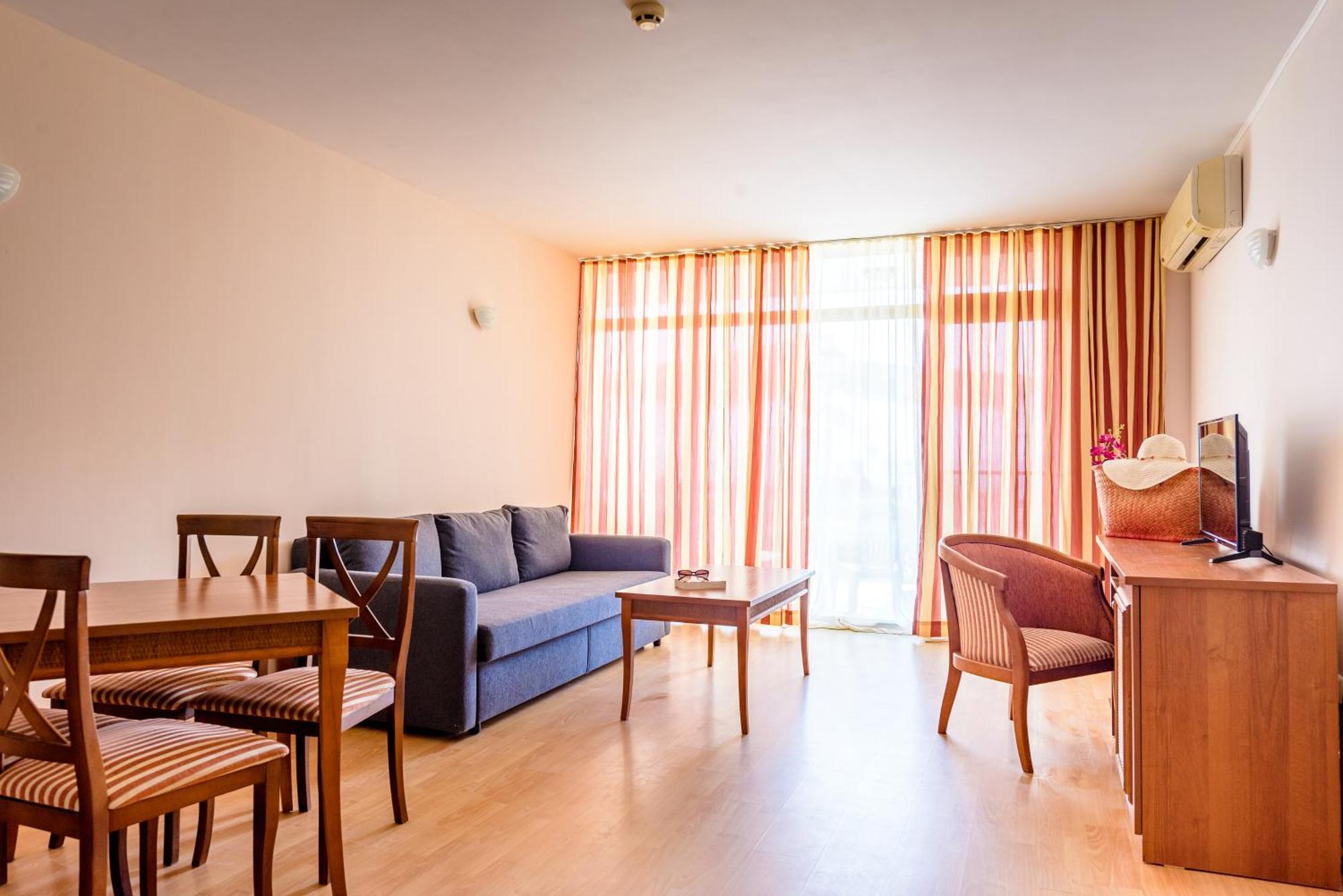 One-Bedroom Apartment with Balcony (2 - 4 Adults)