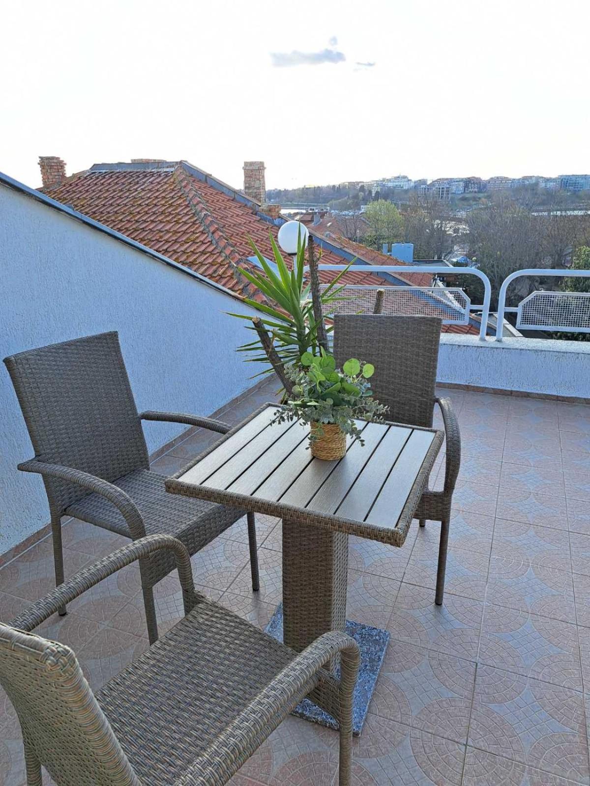 Pokój dwuosobowy typu Deluxe z balkonem i widokiem na morze