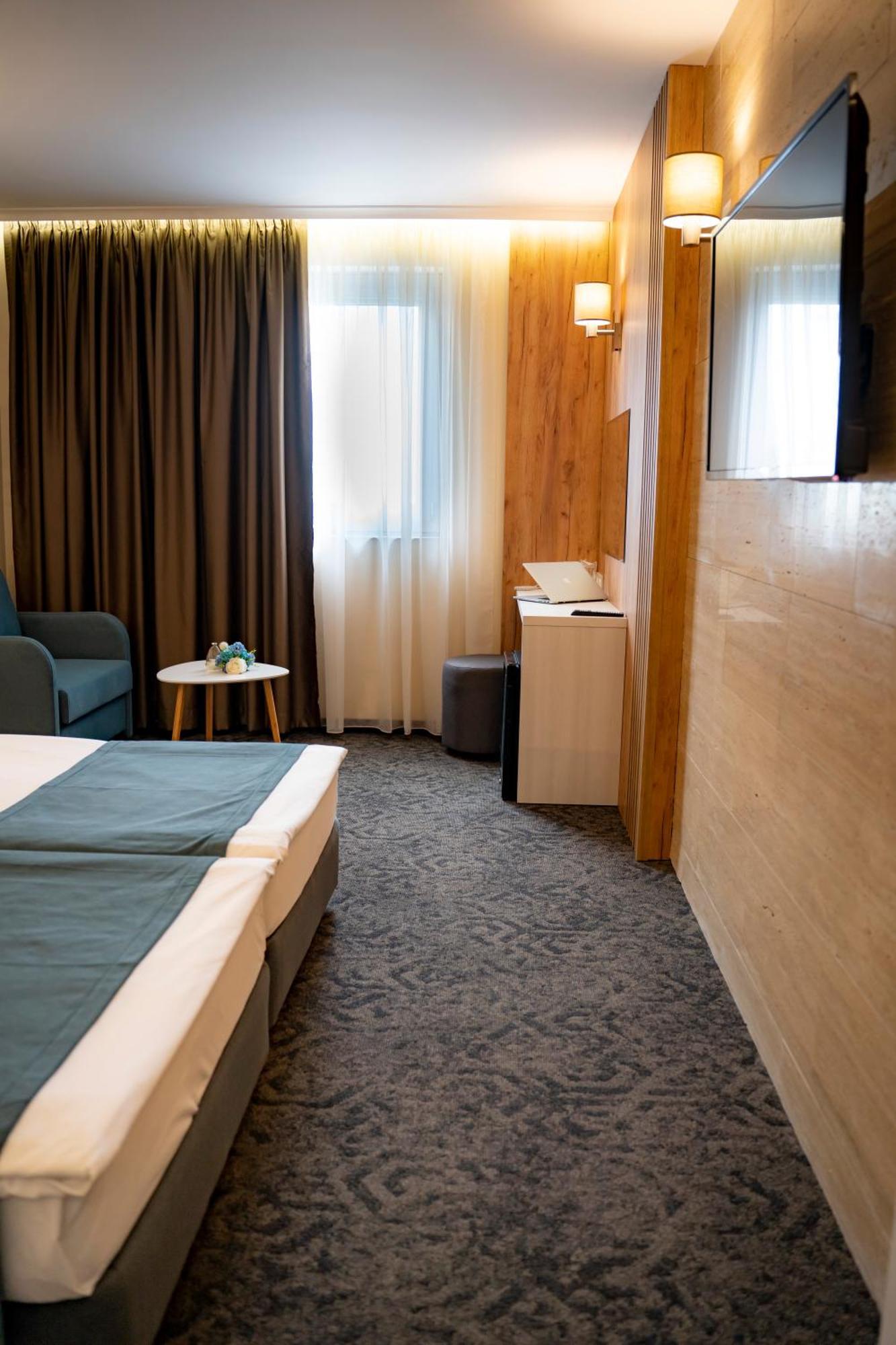 Deluxe Twin Room,1588038026:JPEG