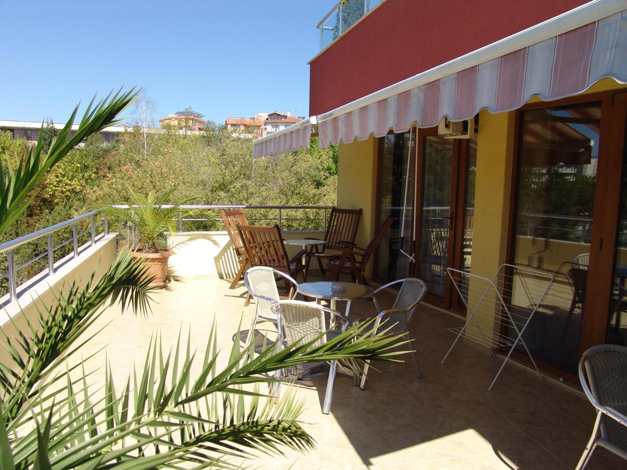 Apartment mit 2 Schlafzimmern und Balkon