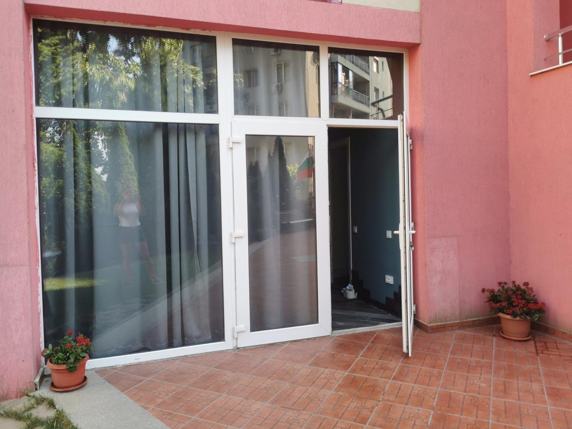 Appartamento con 2 Camere da Letto e Vista Giardino