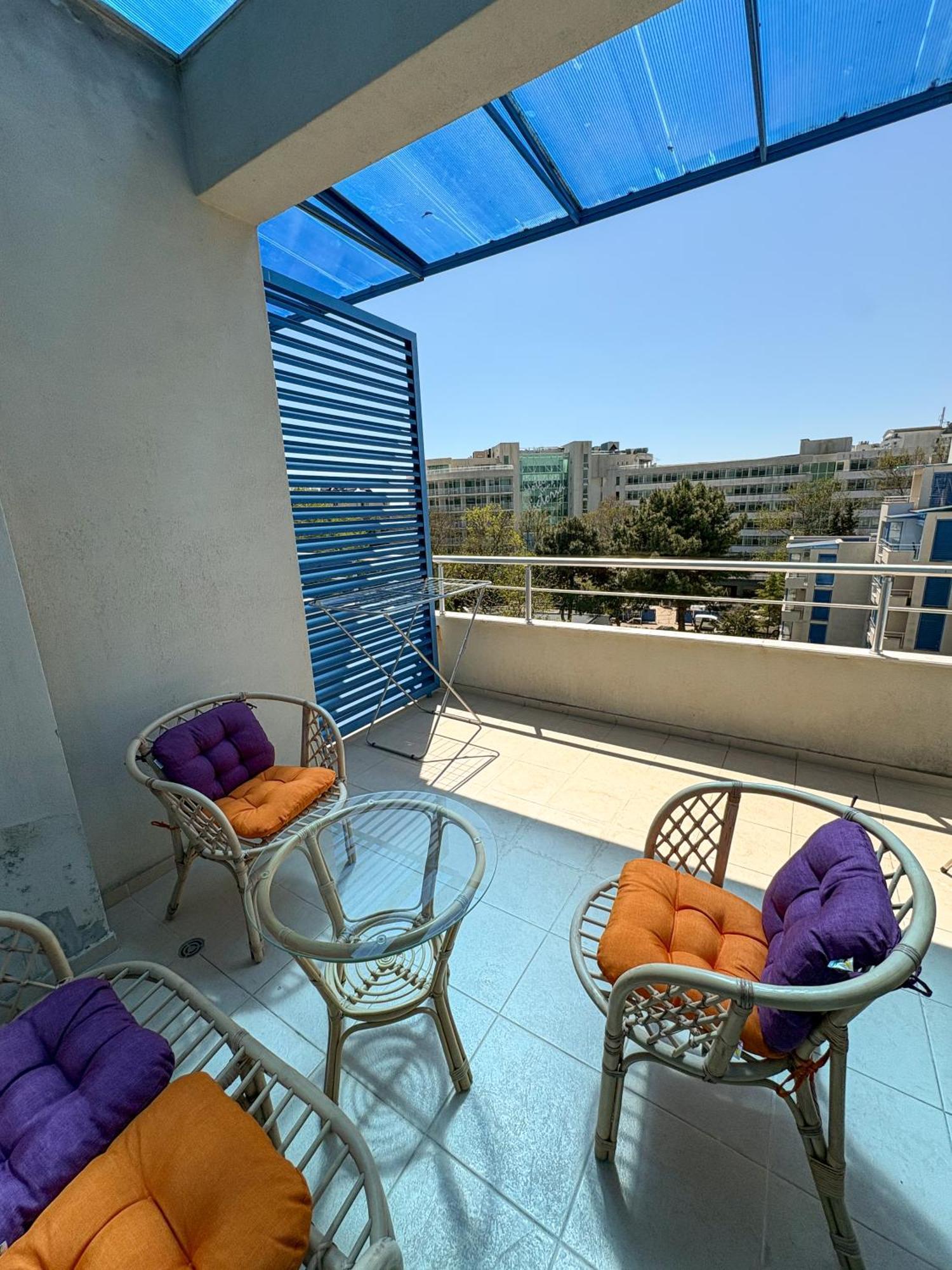 One-Bedroom Apartment Pool View