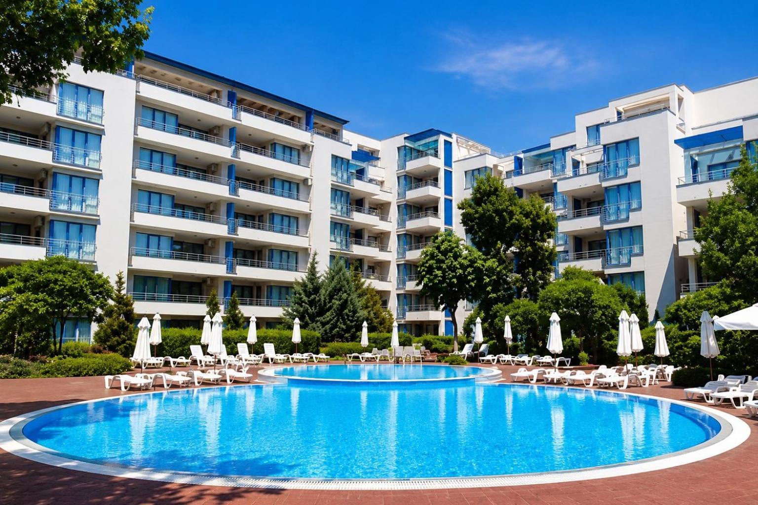 One-Bedroom Apartment Pool View