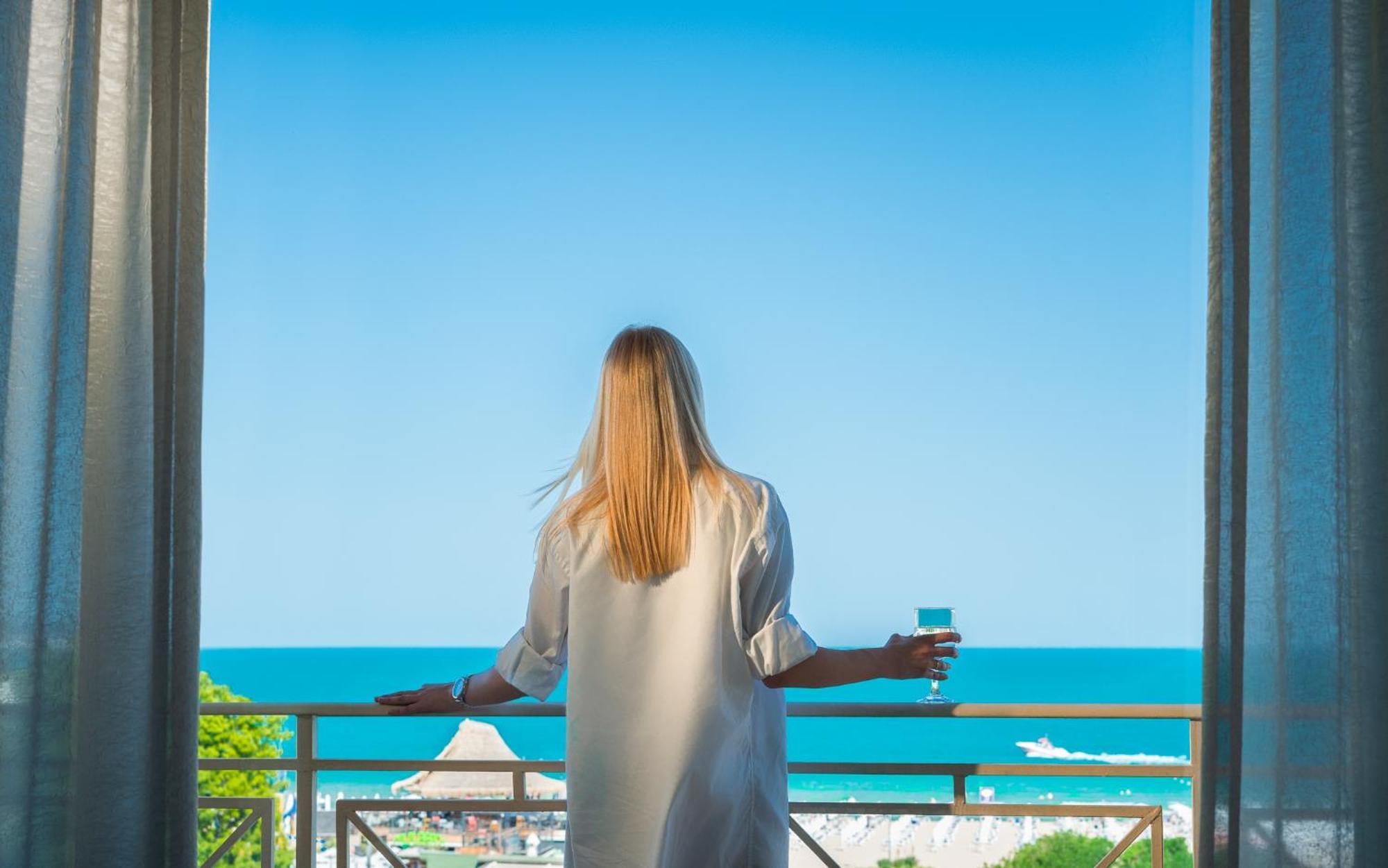 One-Bedroom Suite Sea View Balcony Pool Access & WiFI,1773691734:JPEG