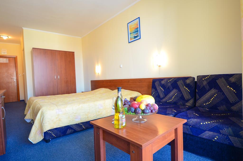 Zweibettzimmer mit Balkon (2 Erwachsene + 1 Kind)