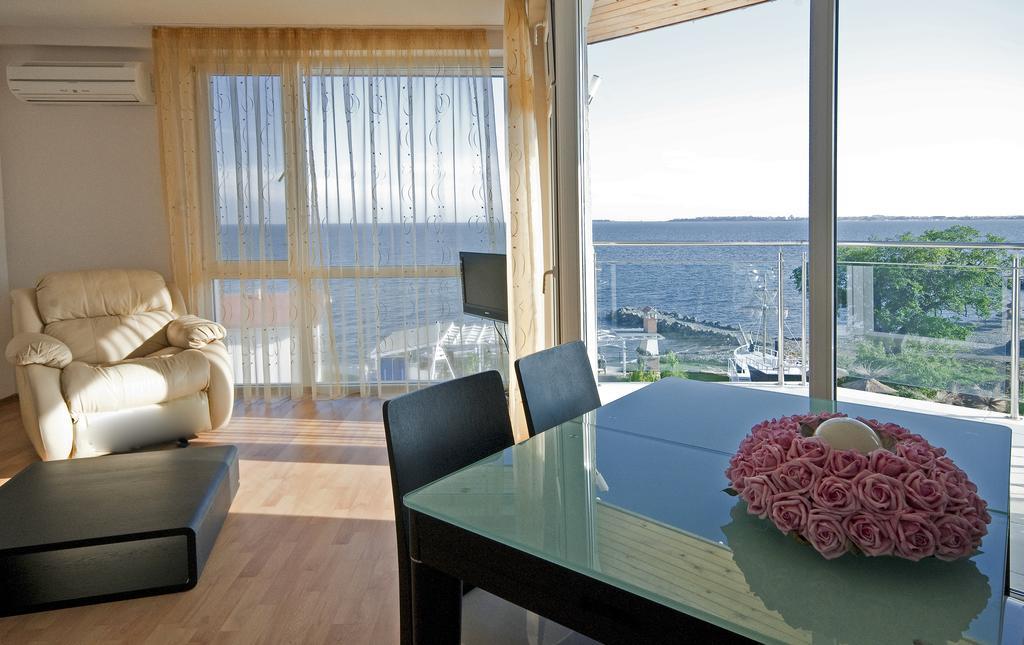 Superior One-Bedroom Apartment,239746249:JPEG