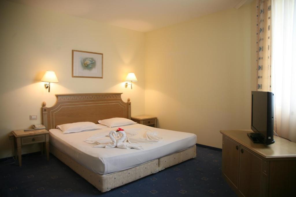 Suite mit Poolblick - kostenfreier Zugang zum Strand