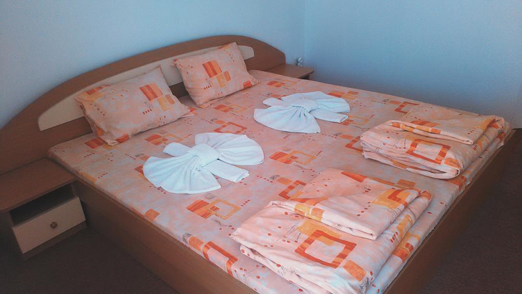 Single Room,1293927793:JPEG