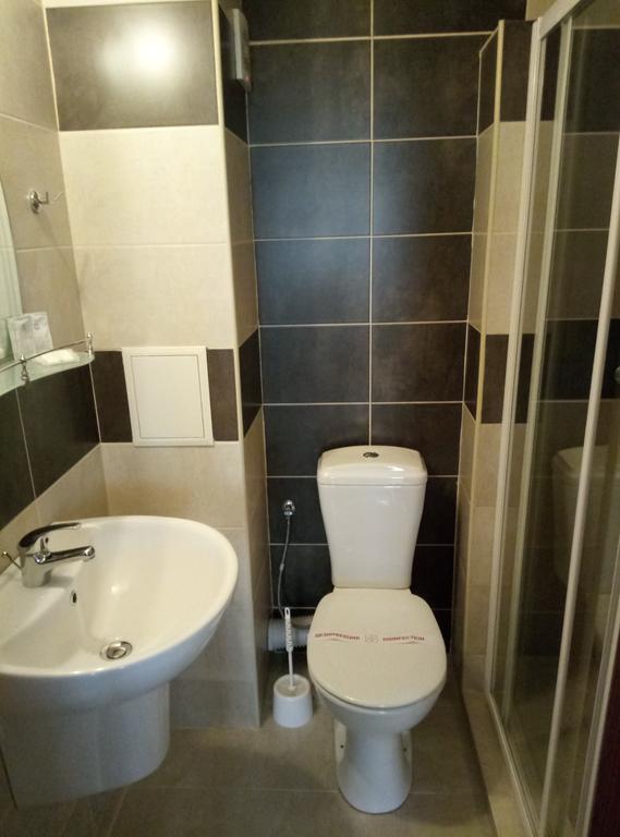 Double Room with Extra Bed,404605833:JPEG