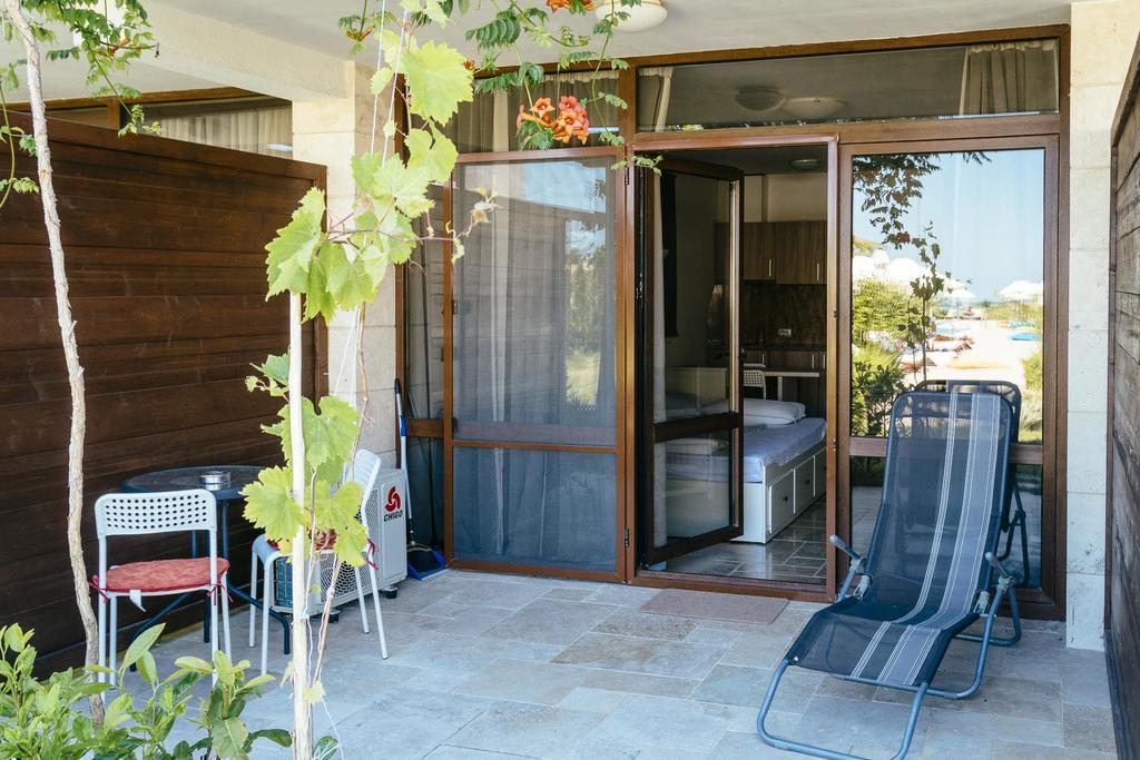 Studio Apartment mit Terrasse und Meerblick