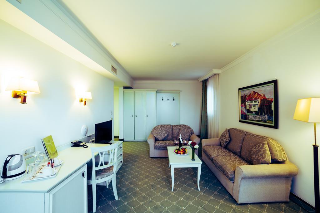 Suite - Free Beach Access,415575231:JPEG