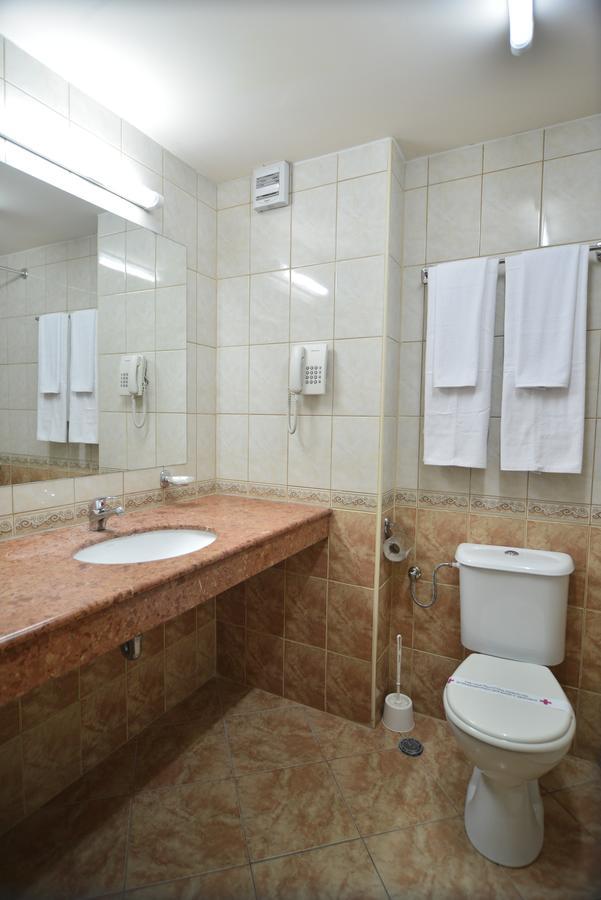 Chambre Double avec Balcon (2 Adultes)