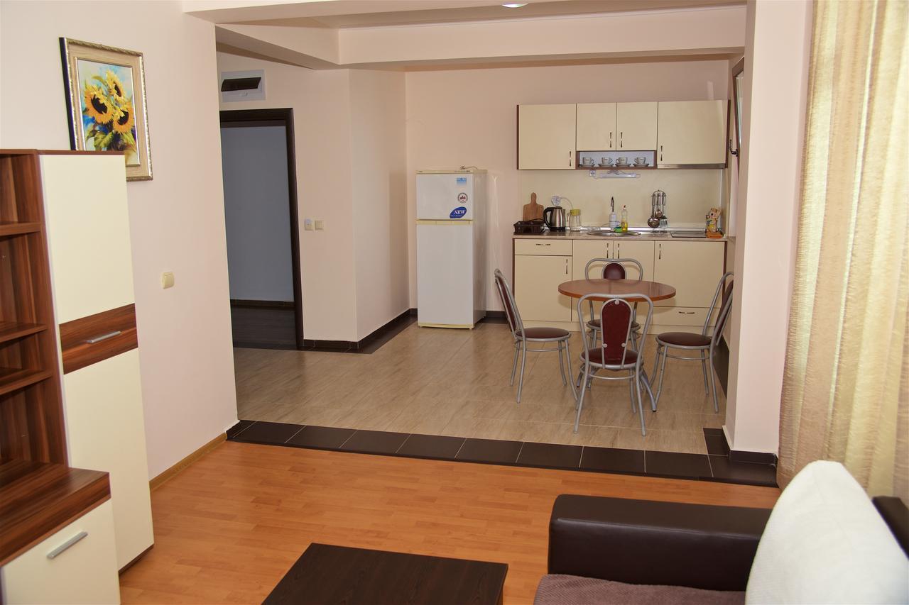 One-Bedroom Apartment,573641847:JPEG