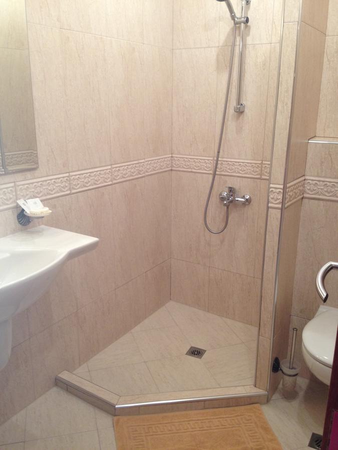 Double Room with Balcony (2 Adults + 1 Child),640494378:JPEG