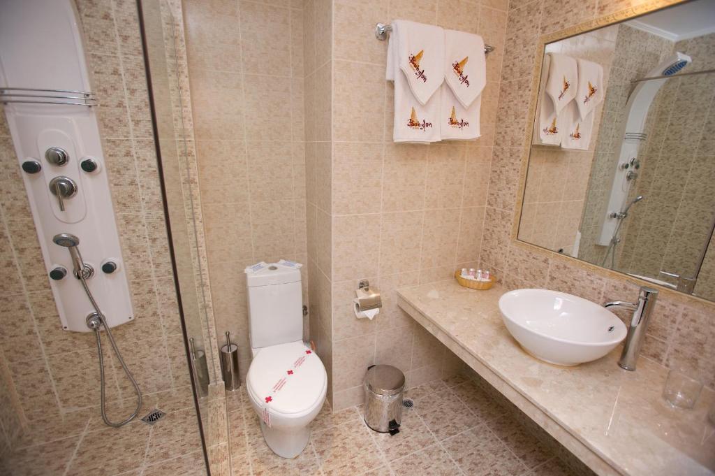 Double Room with Balcony,64275259:JPEG