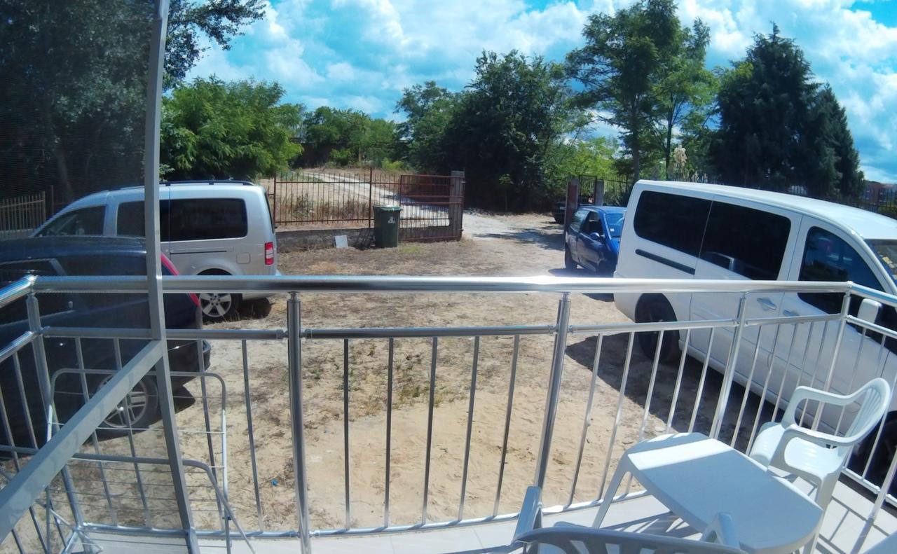 Студио с балкон