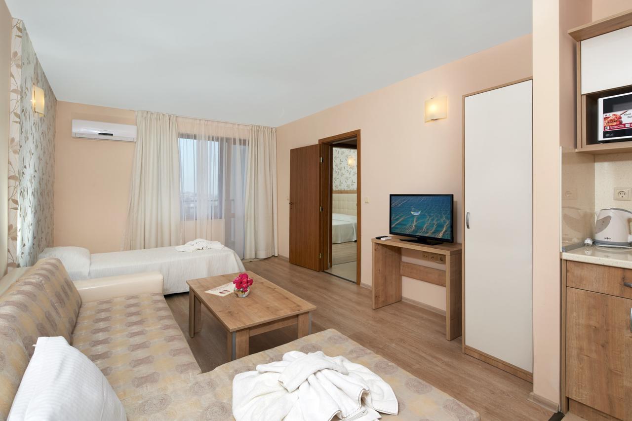 One-Bedroom Apartment (4 Adults)