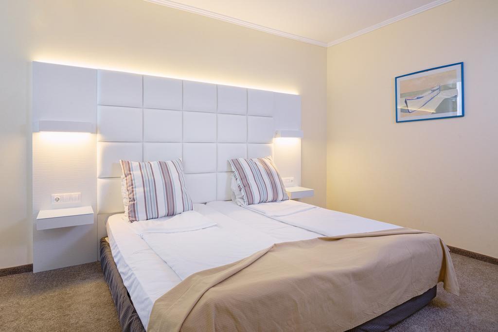 Double Room,763211239:JPEG