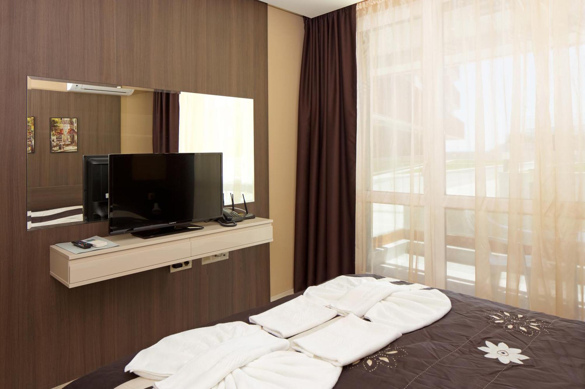 Standard King Room,711084238:JPEG