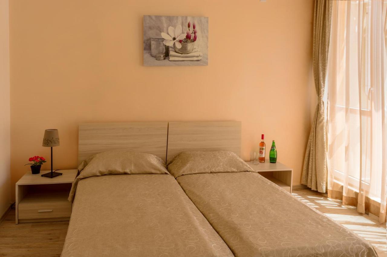 One-Bedroom Suite with Balcony with Pool View,758866495:JPEG