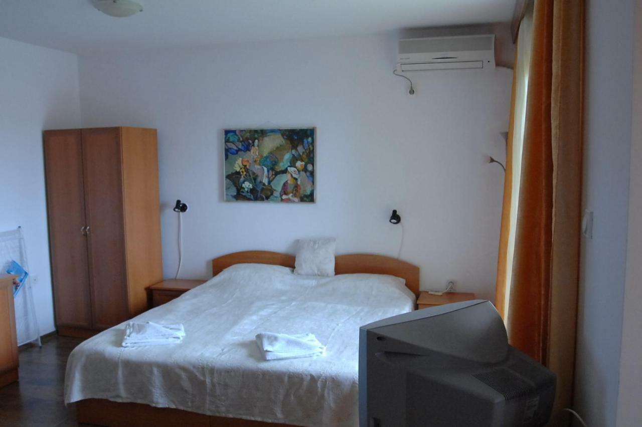 Standard Studio,854861117:JPEG