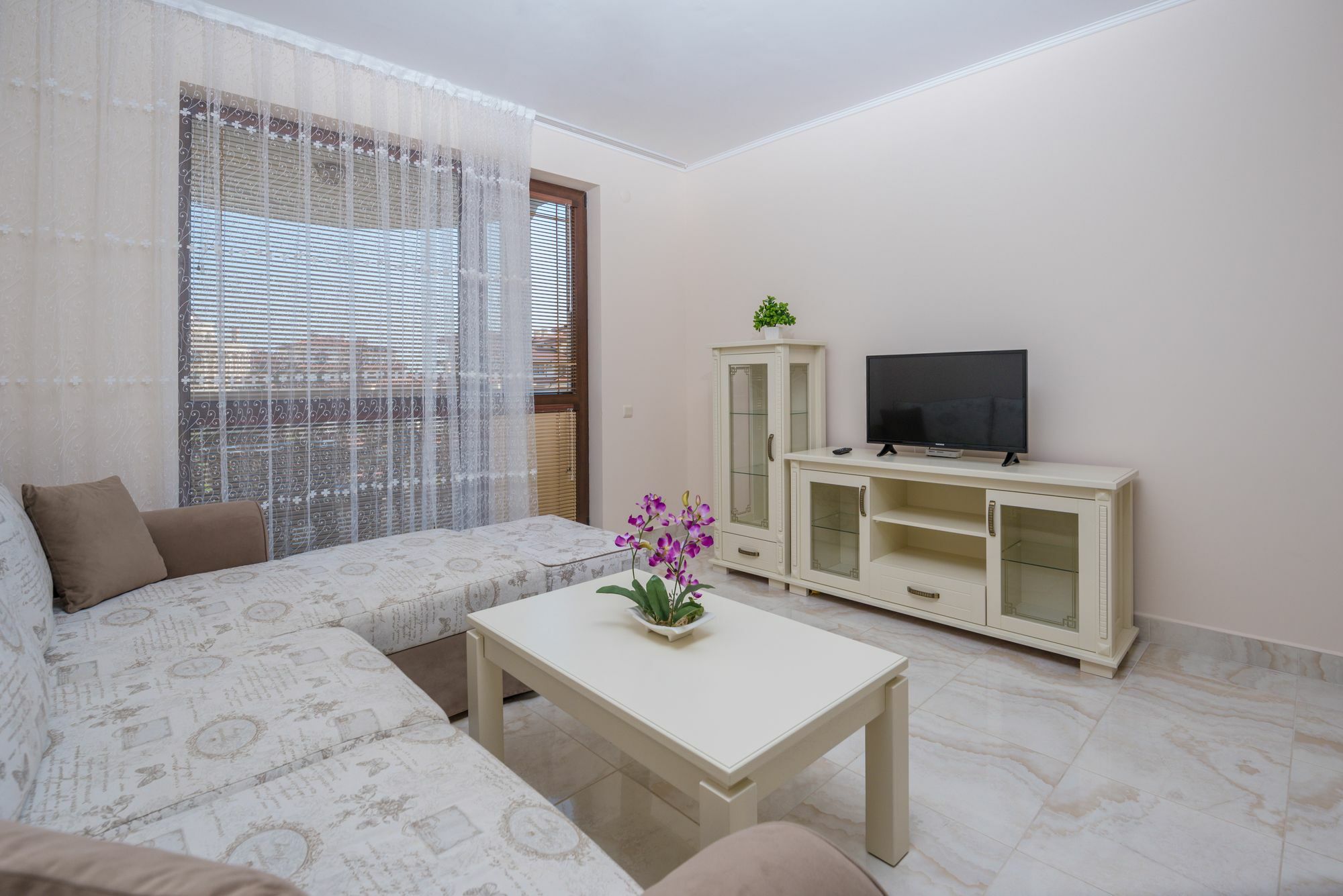Apartment mit 2 Schlafzimmern und Poolblick