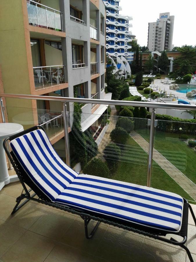 Apartment with Pool View,1048377469:JPEG