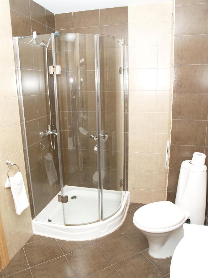 Double or Twin Room Extra Bed,943081750:JPEG