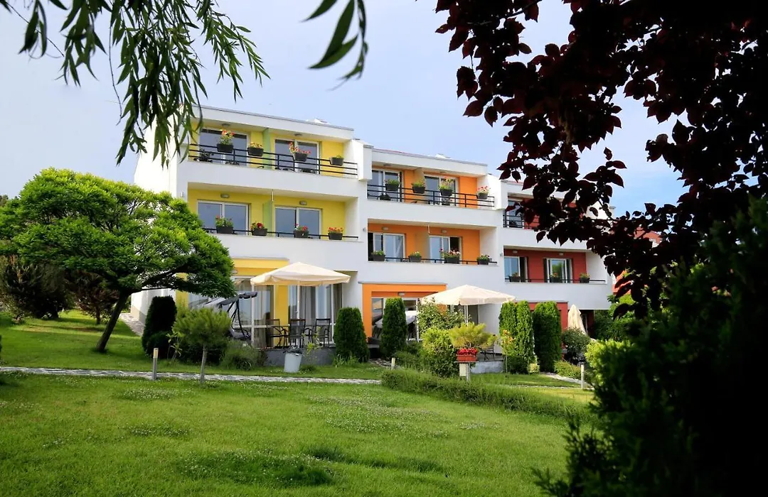 Stayinn Rainbow Houses Beachfront By Asteri Hotels-1