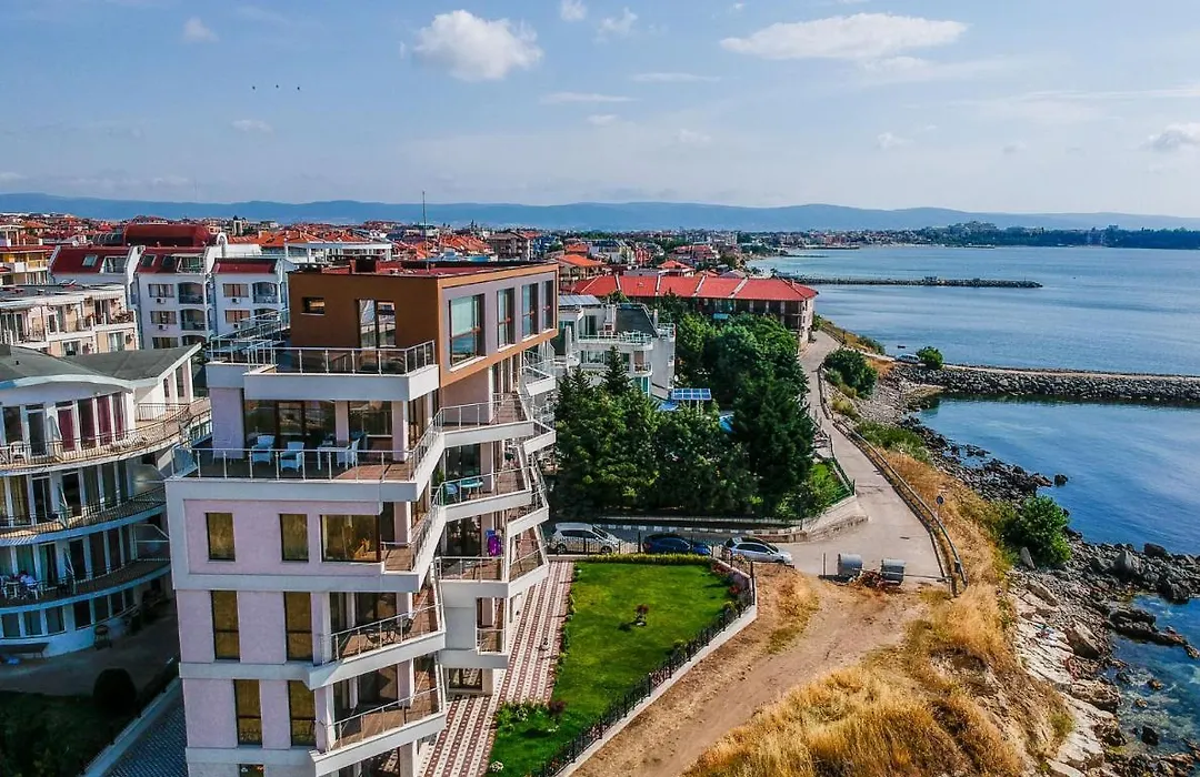 Apartcomplex Golden Bay-1