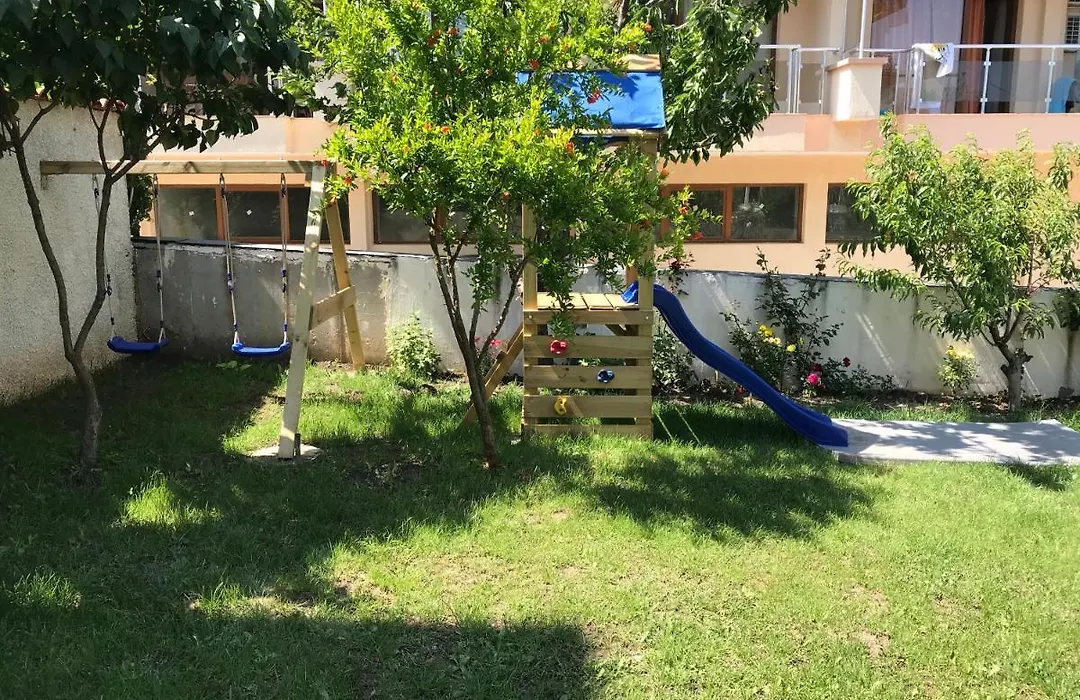 Family Hotel Akra-1