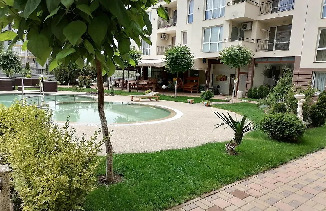 Cozy Studio With Pool In Sunny Beach-1