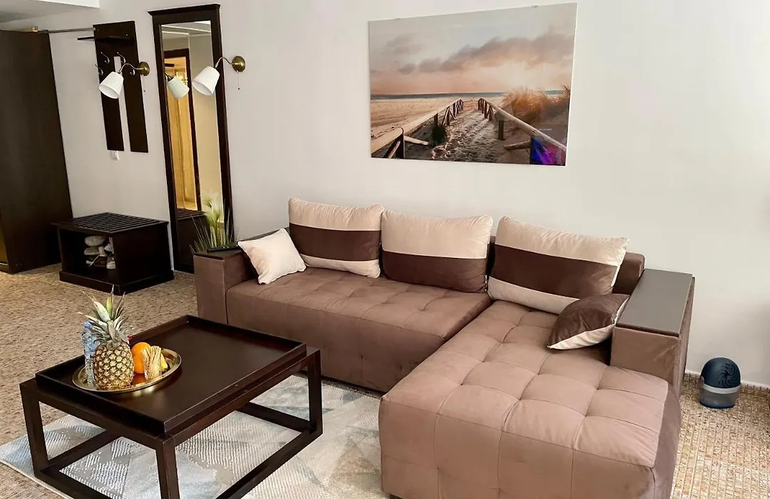 Royal Beach Apartments - 5M To Pool, 100M To Beach-1