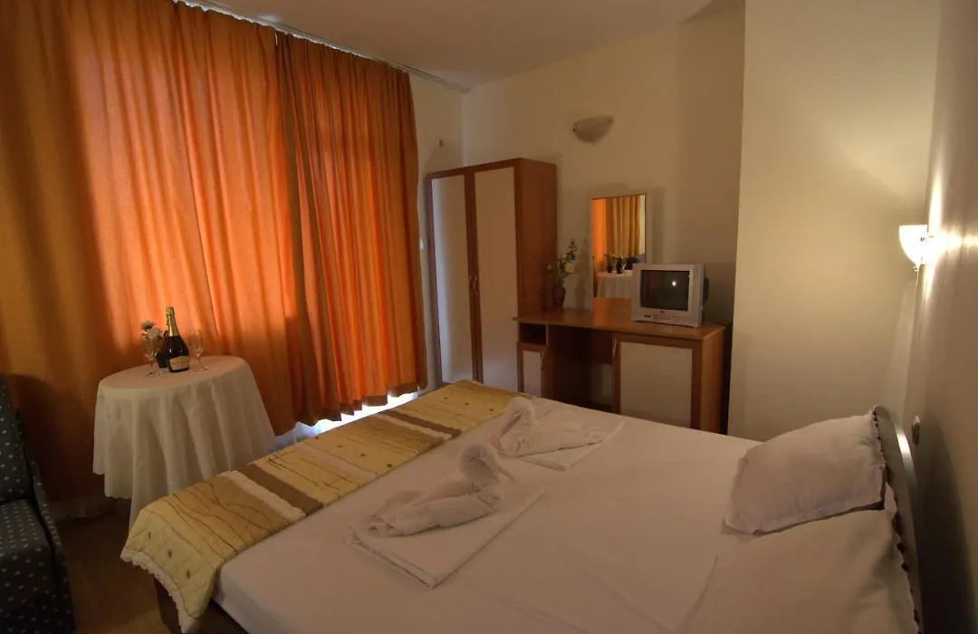 Hotel Stoyanov Ravda-1