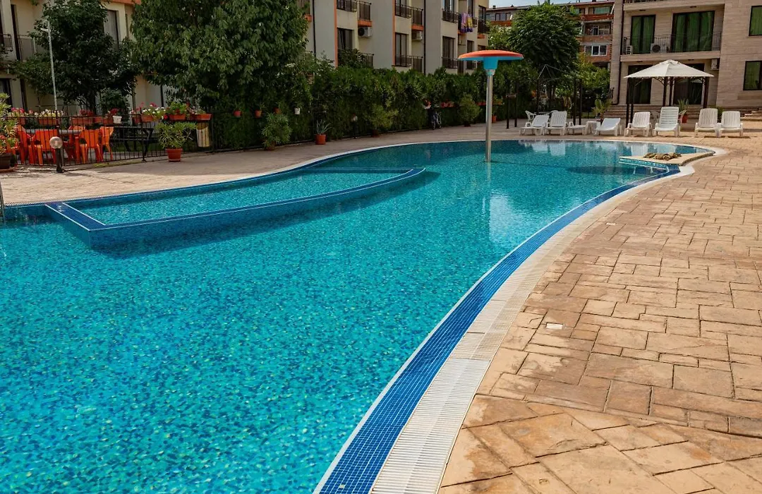 Amadeus Lux - Menada Apartments-1