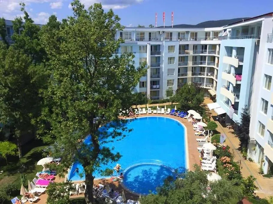 Amazing 2 Bedroom Apartment Next To The Beach-1