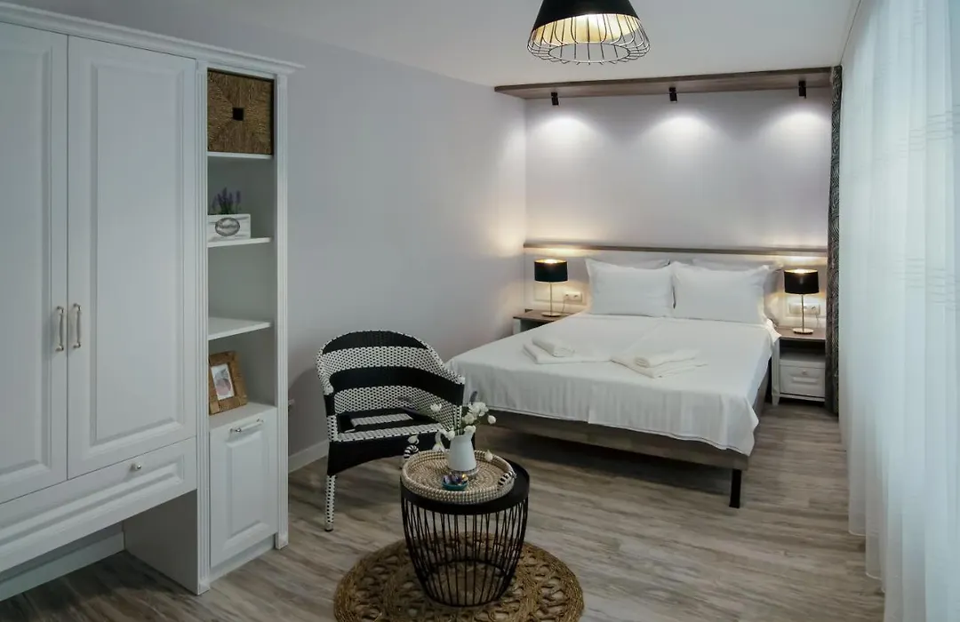 Flat In Nesebar. Two Minutes Away From The Beach.-1