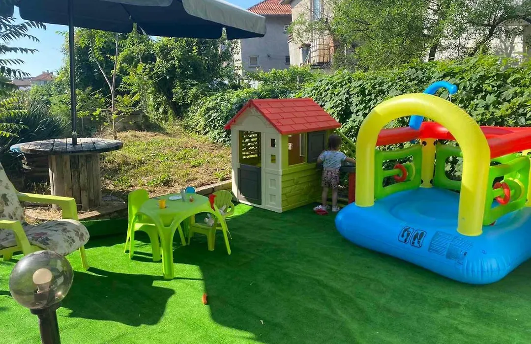 Jacky'S House-1
